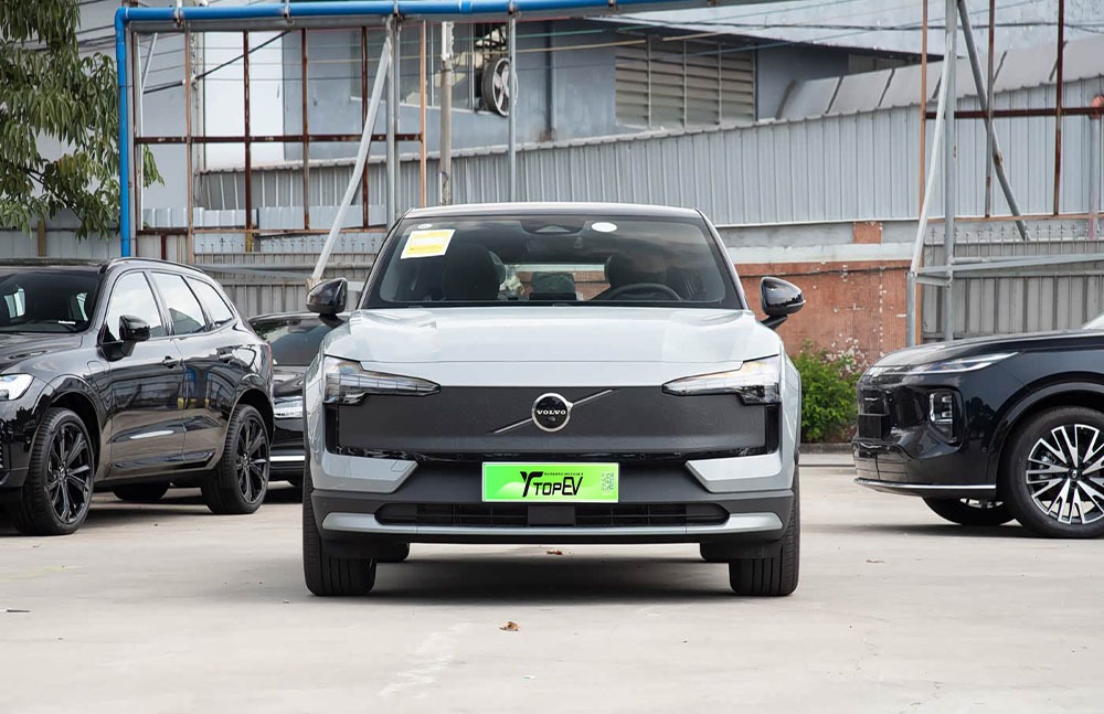 imgi_3_1_3(39) 2026 Volvo EX30 Cross Country– China Export Vehicle | CarBuyChina - Image 1