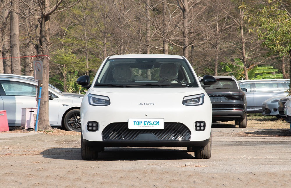 imgi_3_1_3(73) AION UT 2026– China Export Vehicle | CarBuyChina - Image 1