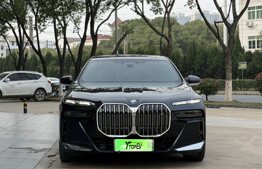 imgi_4_bmw i7 2 BMW i7 2026 eDrive50L Luxury Package– Ready for Export From China | CAR IN CHINA - Image 1
