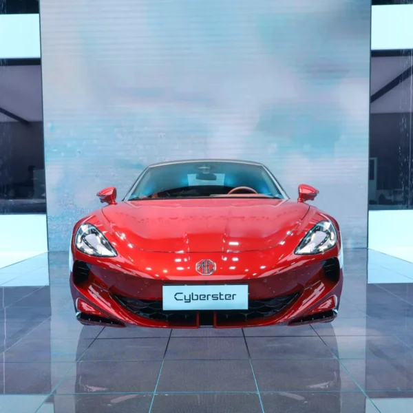 MG Cyberster 2026 520km Legendary Four-Wheel Roadster– Wholesale Price From China | CarBuyChina